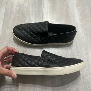 Steve Madden Black Quilted Faux Leather Sneakers Sz 9M